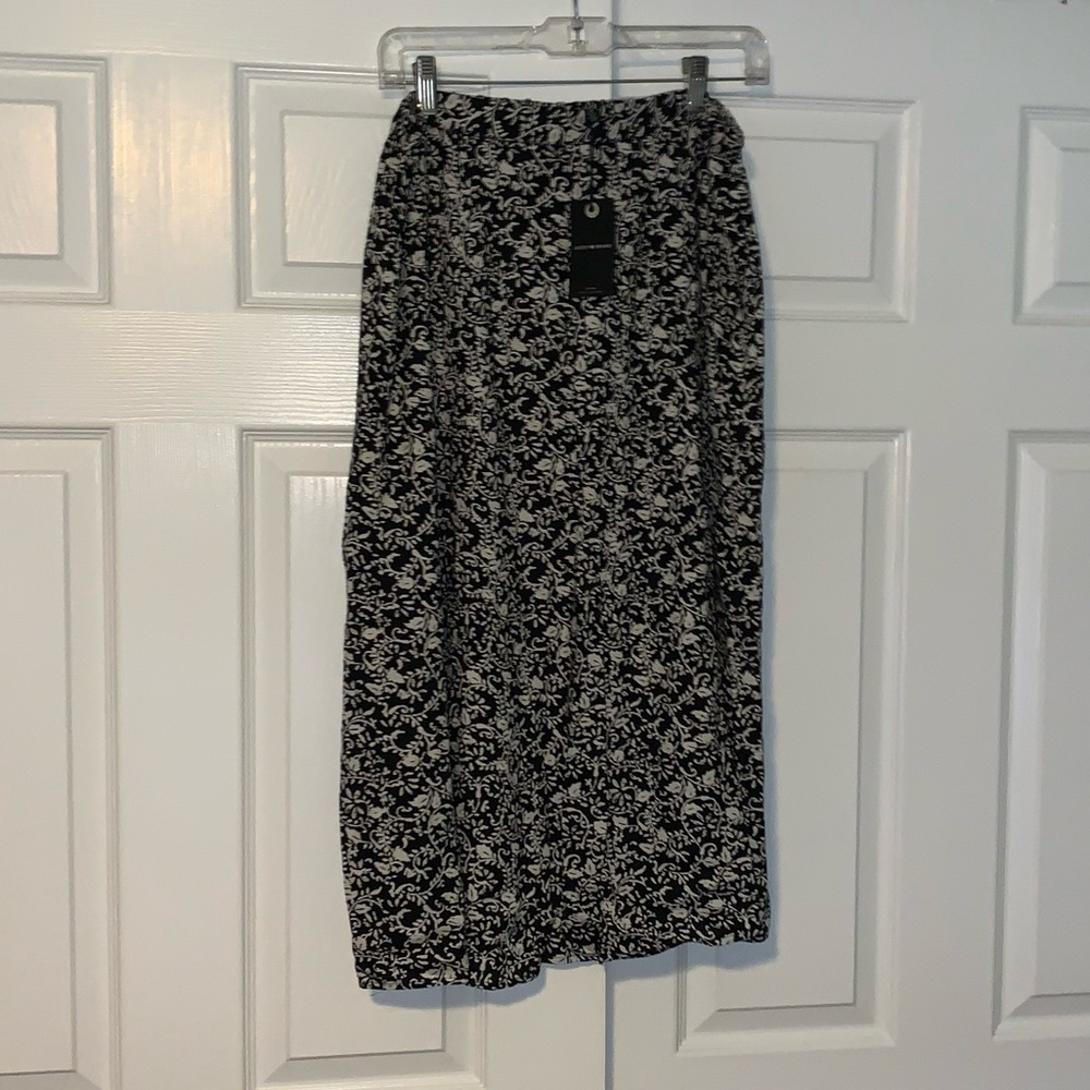 Lucky Brand Blk/Wht Paisley Skirt